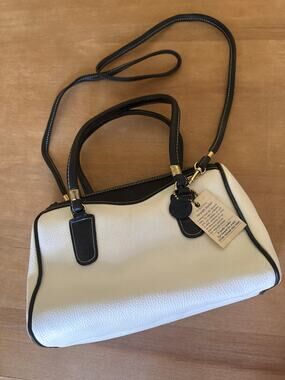 Vintage Destiny Collection Genuine Top Grade Excellence in Leather Satchel